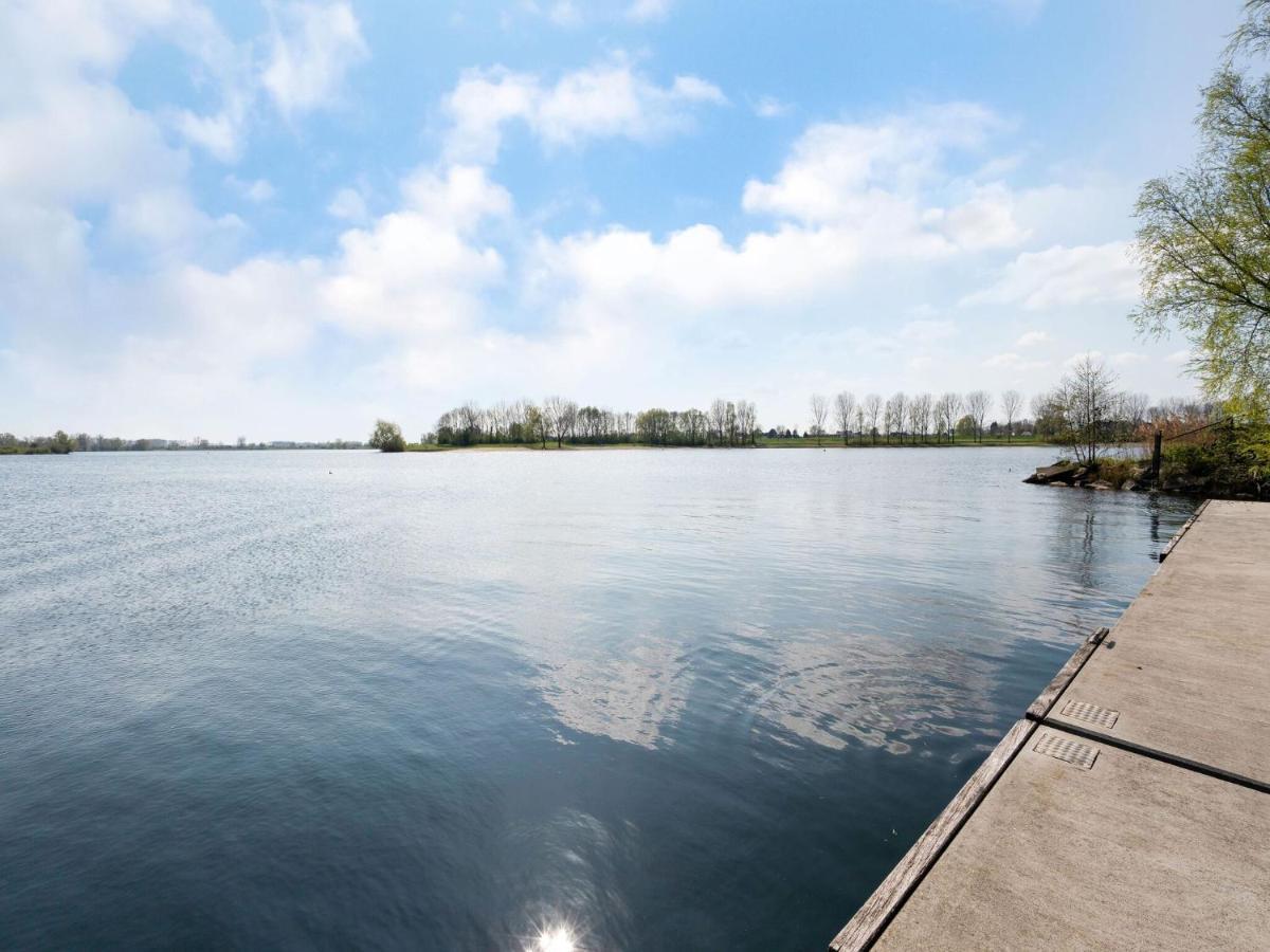Fantastic Watervilla In Kerkdriel At The Zandmeren Lake Εξωτερικό φωτογραφία